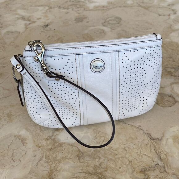 NWOT Coach White Laser Cut Leather Wristlet Wallet C-Monogram - Picture 2 of 12